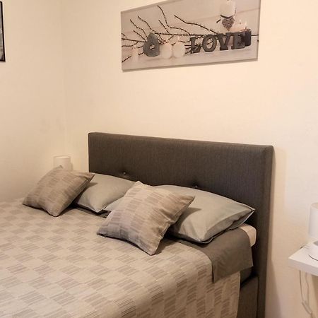 Apartman Dora プーラ エクステリア 写真