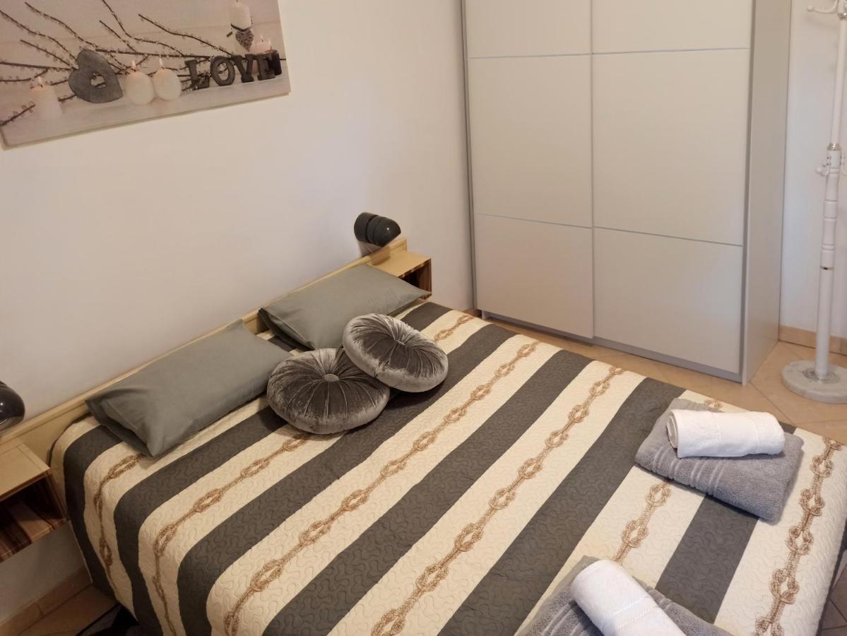 Apartman Dora プーラ エクステリア 写真