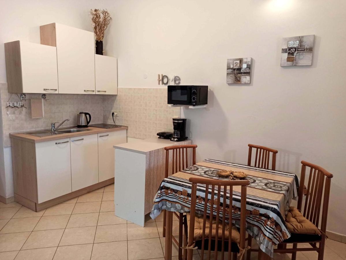Apartman Dora プーラ エクステリア 写真