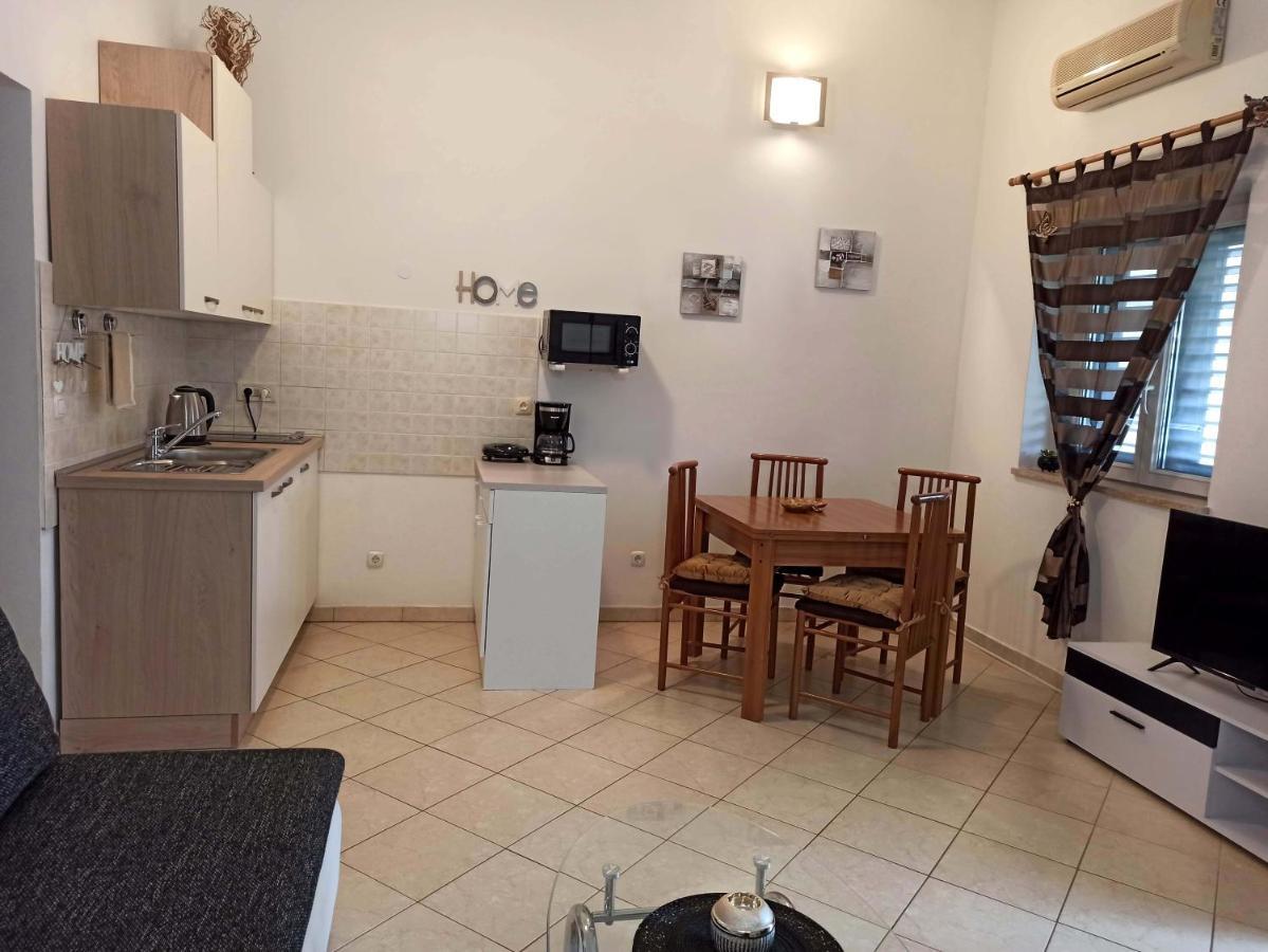 Apartman Dora プーラ エクステリア 写真