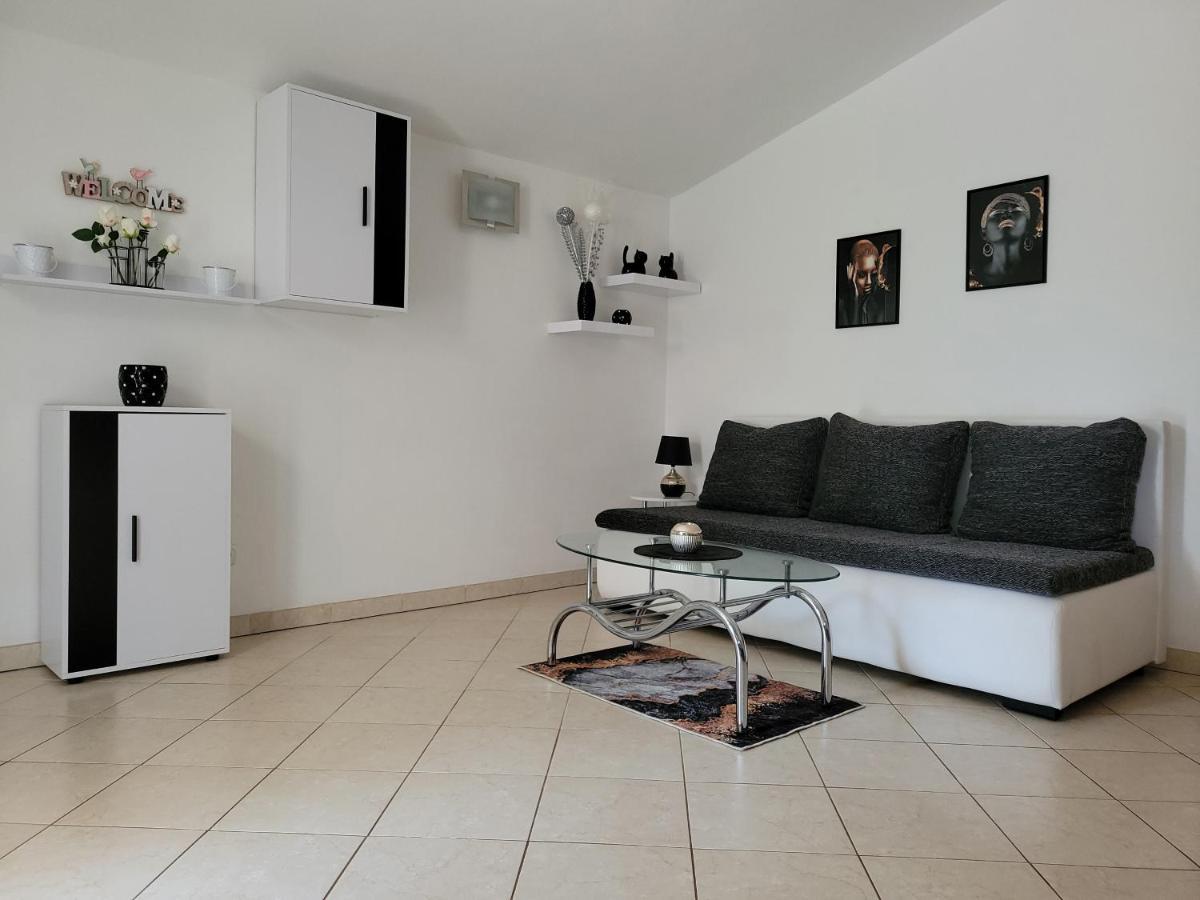 Apartman Dora プーラ エクステリア 写真