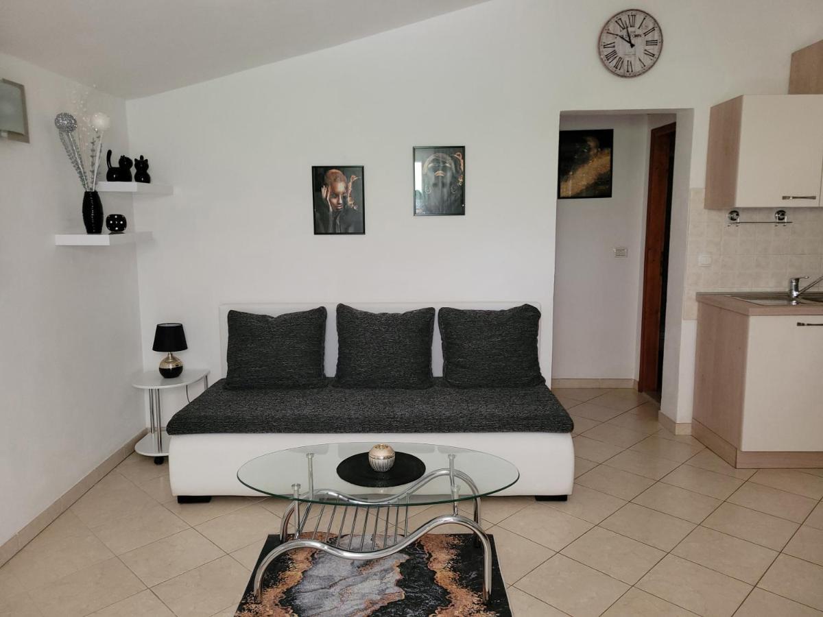 Apartman Dora プーラ エクステリア 写真
