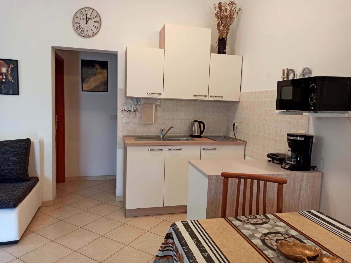 Apartman Dora プーラ エクステリア 写真