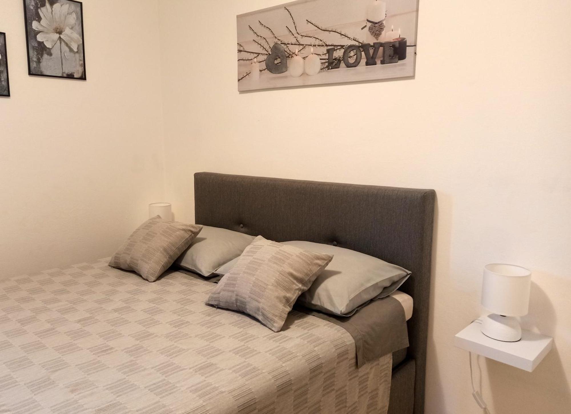 Apartman Dora プーラ エクステリア 写真